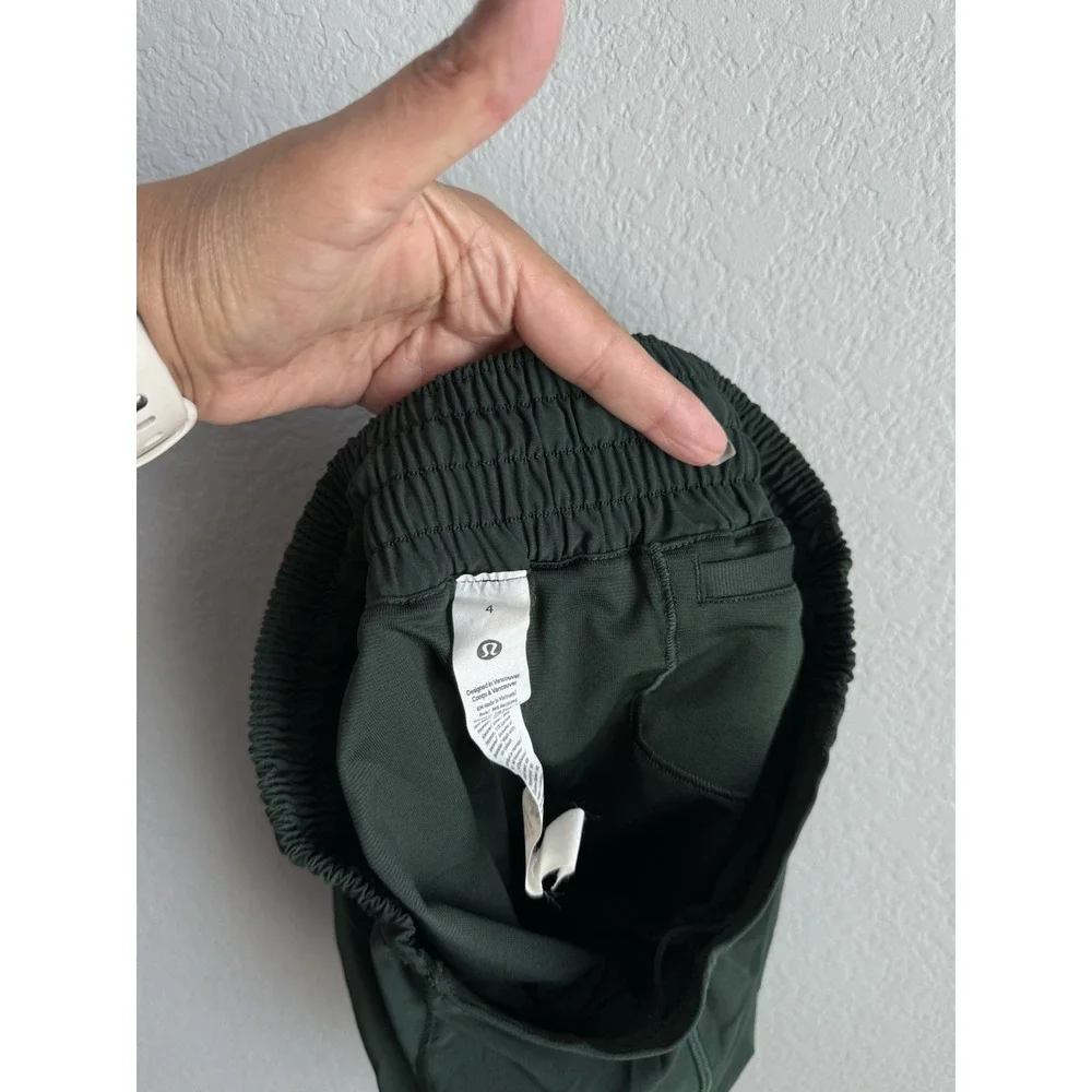 Lululemon Hotty Hot High-Rise Dark Forest Lined Short 4